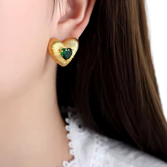 18K Gold Plated Vintage Heart Earrings*Green Emerald Swarovski Crystal*ML - Picture 1 of 6